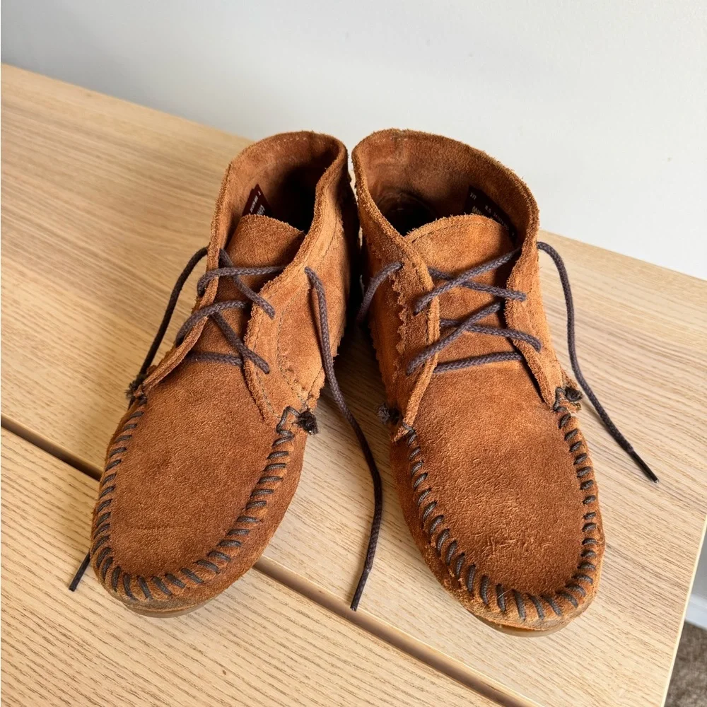Women’s Minnetonka Ankle Boot Size 8.5 - Picture 1 of 5